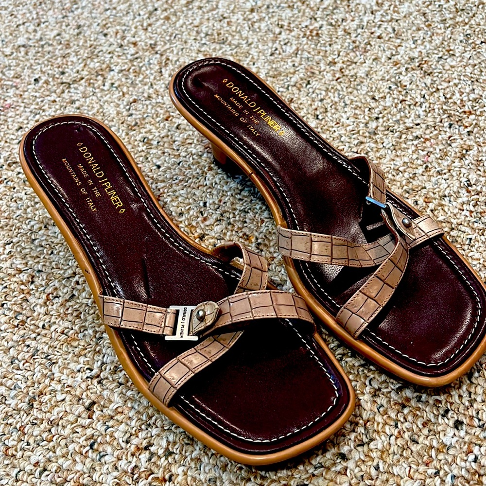 Designer Sandel Donald Pliner Size 10m